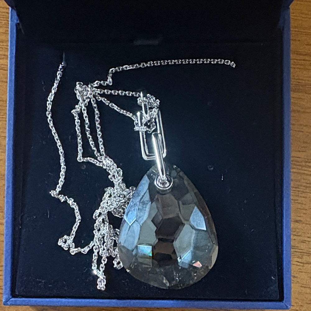 New Swarovski Silver Teardrop Necklace